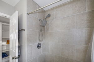 Bathroom - 495A9811 (1)