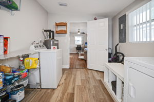 Laundry Room - 495A9730 (1)