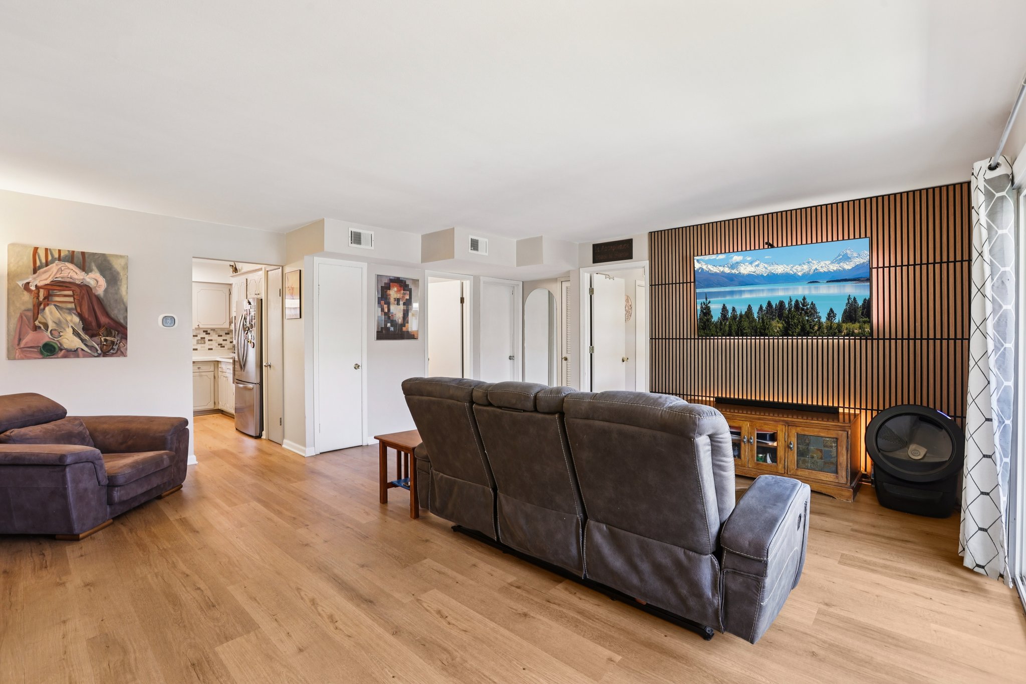 W Windsor Ave 3I-S3009-010.jpg