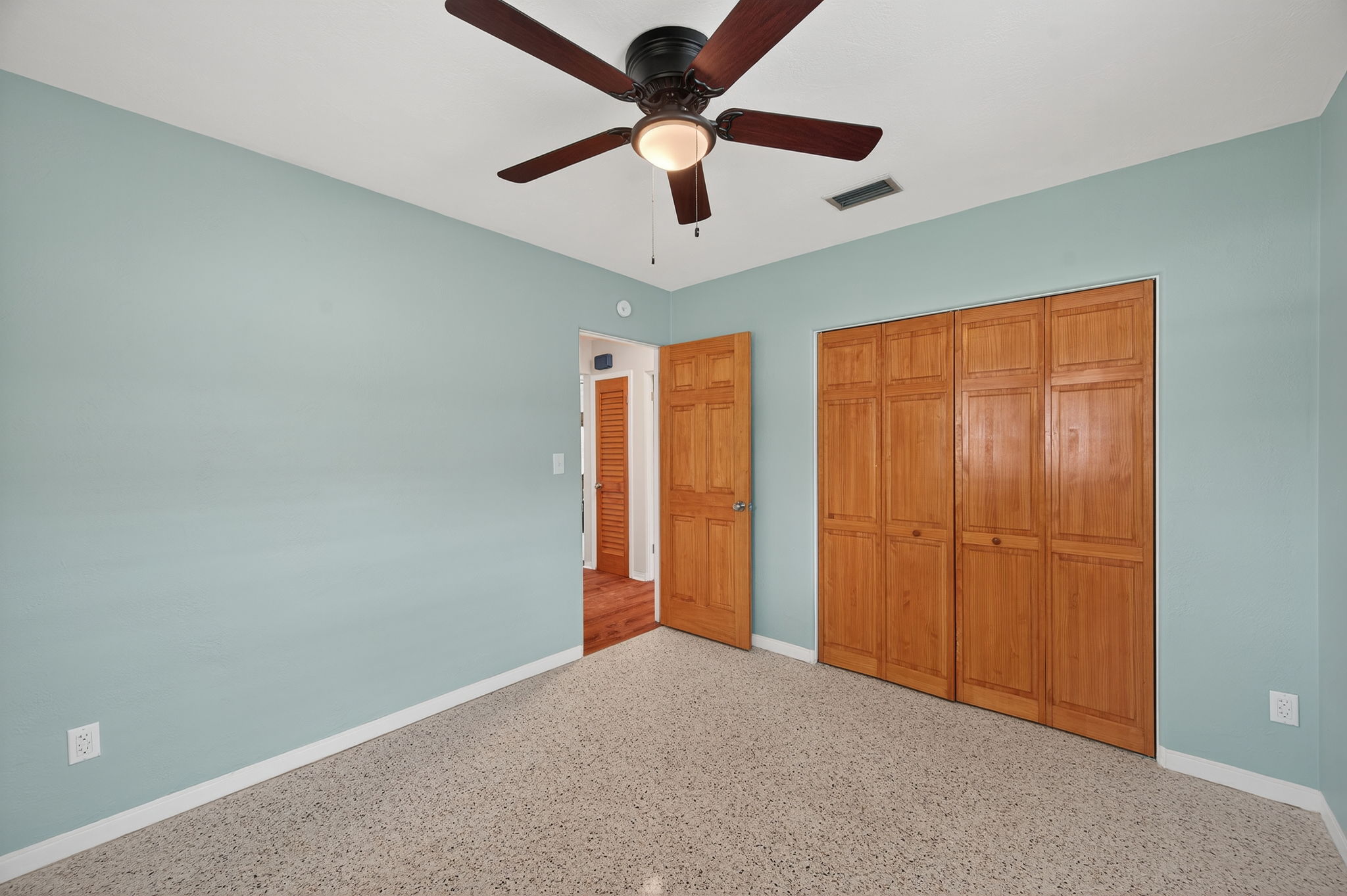 Interiors (25)