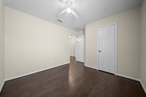  Photo 37