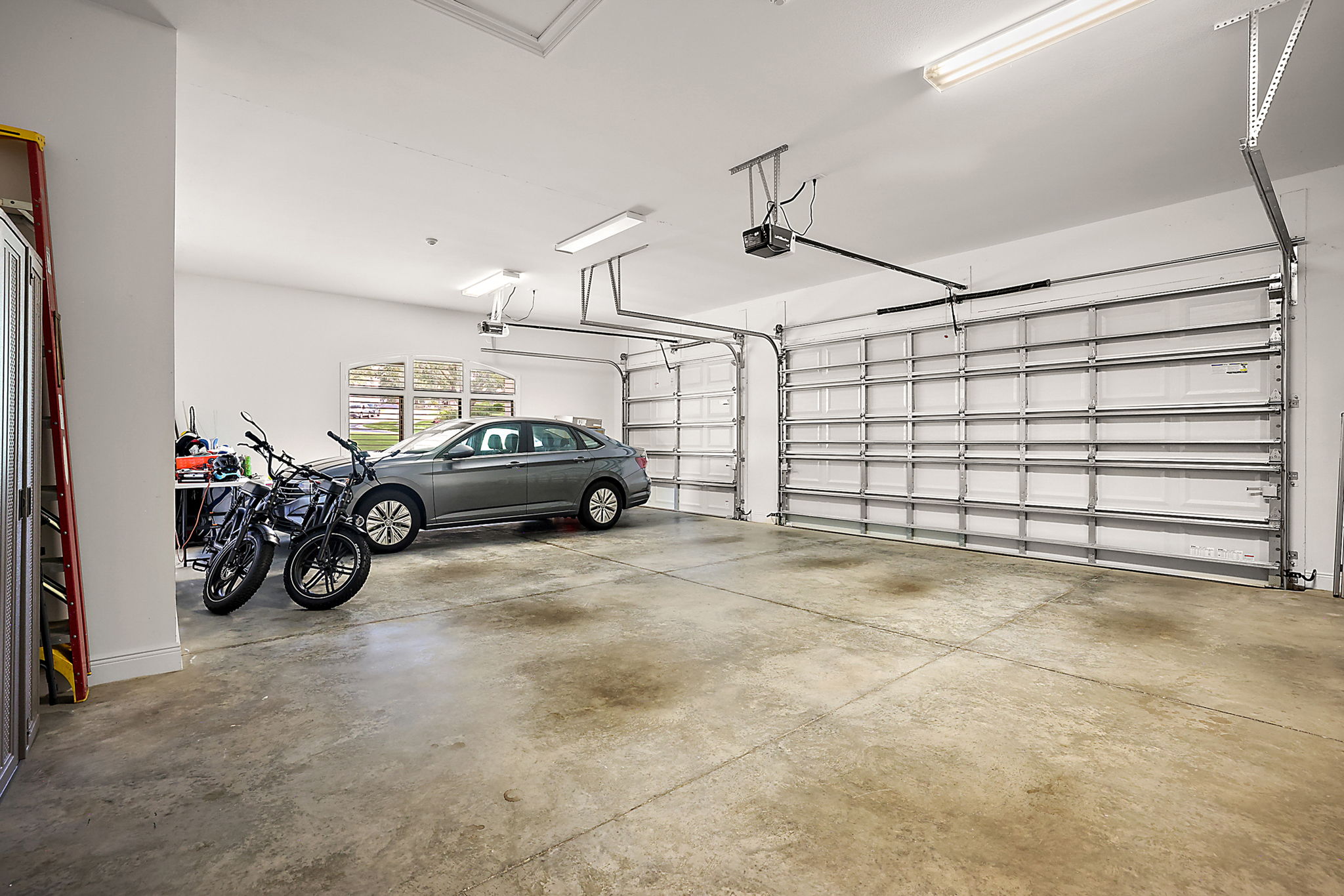 3 Car Garage