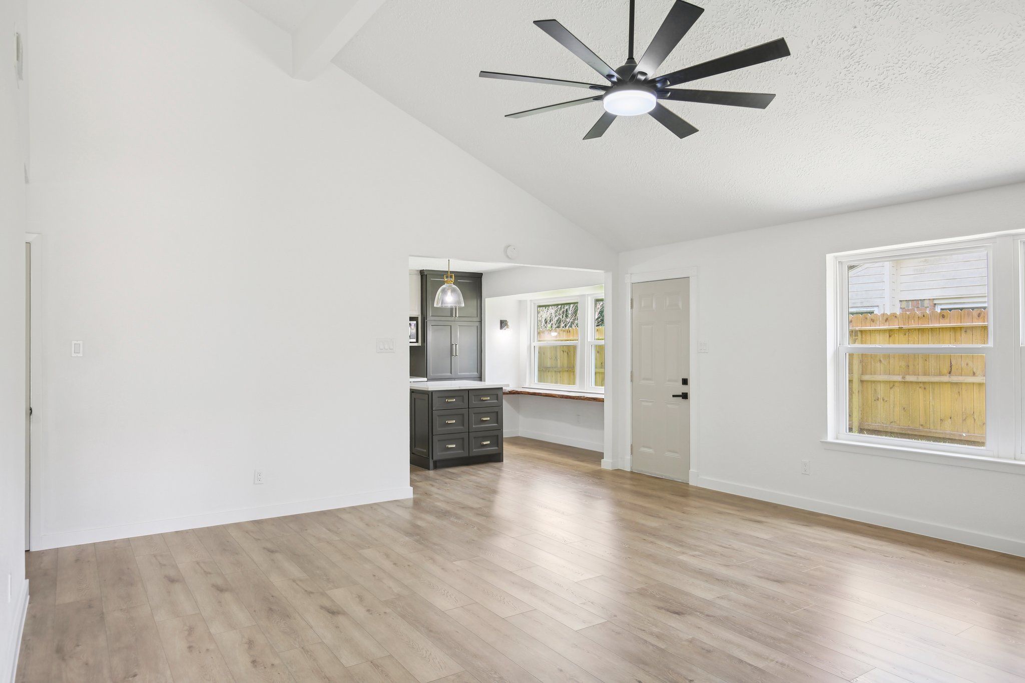 Magnolia Bend St-S1107-007.jpg