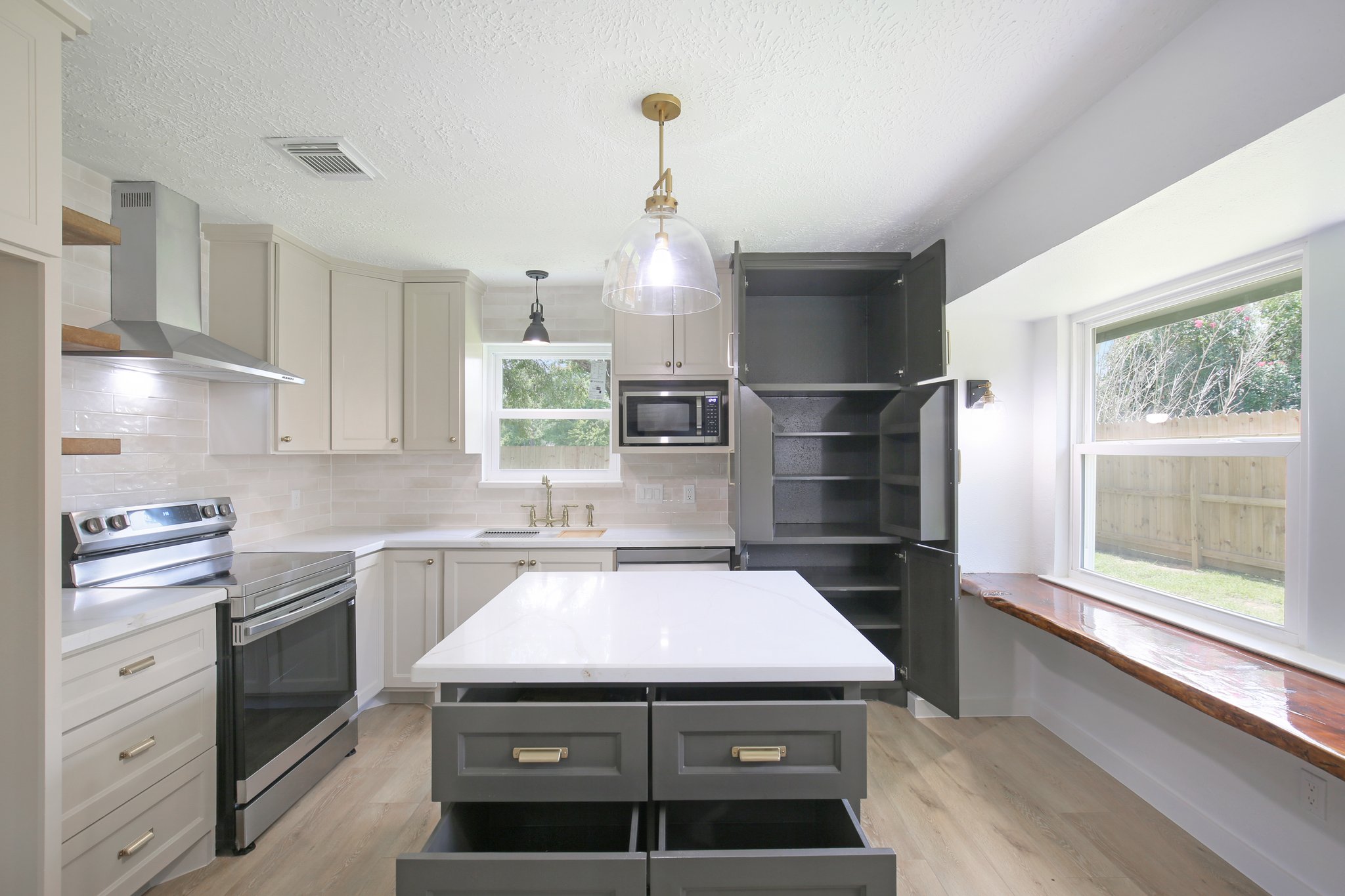 Magnolia Bend St-S1107-010.jpg