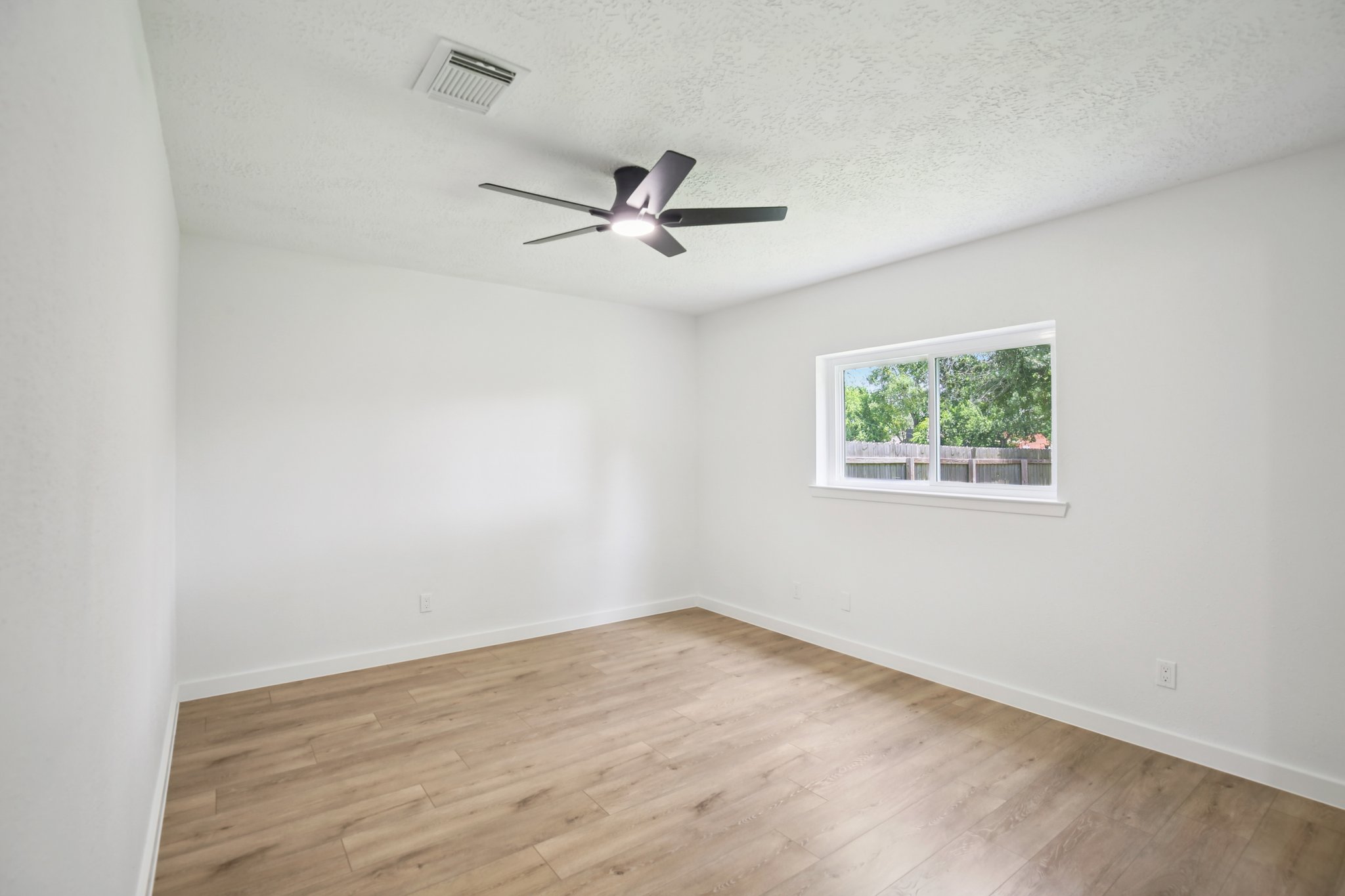Magnolia Bend St-S1107-019.jpg