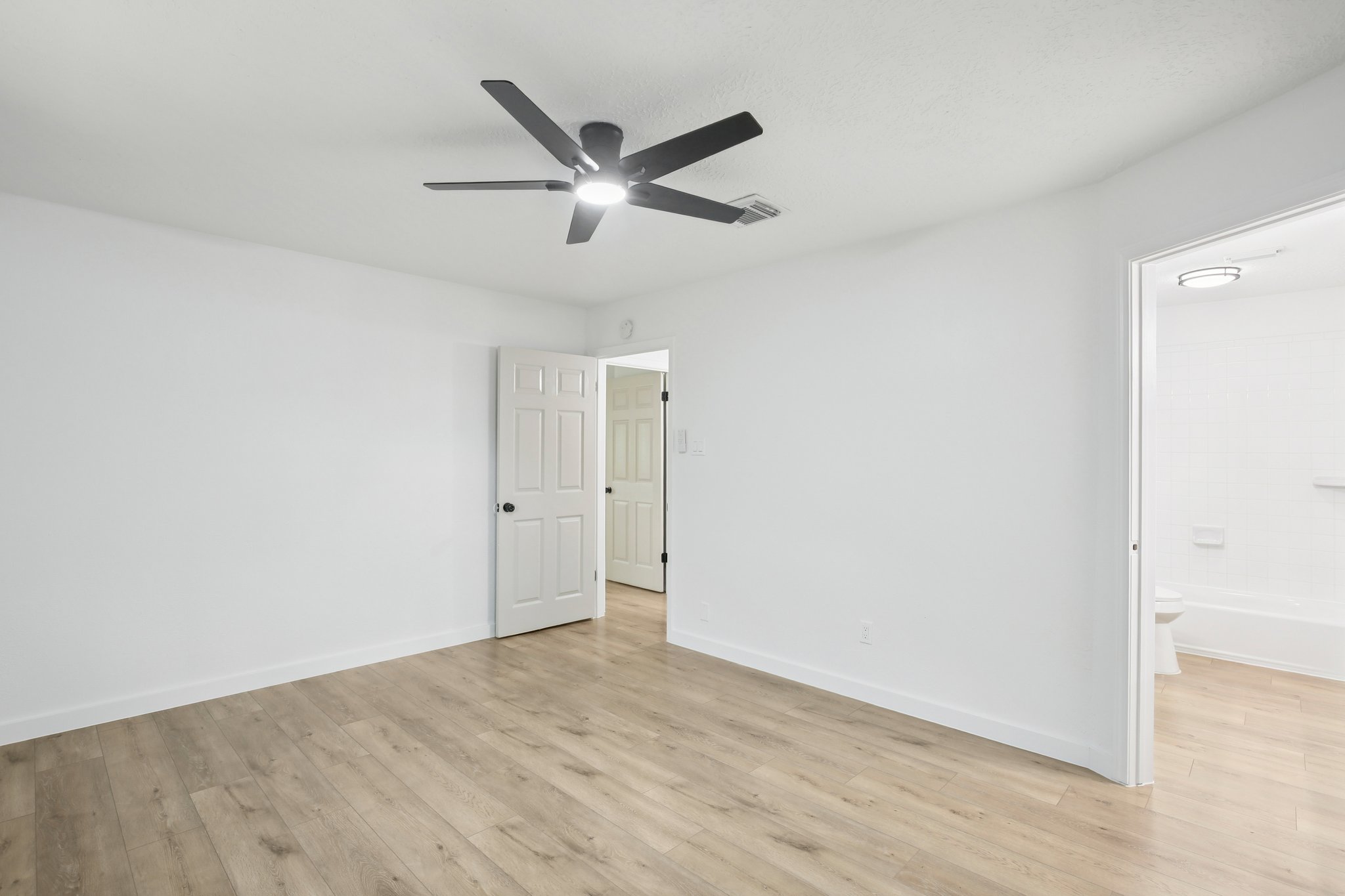 Magnolia Bend St-S1107-024.jpg