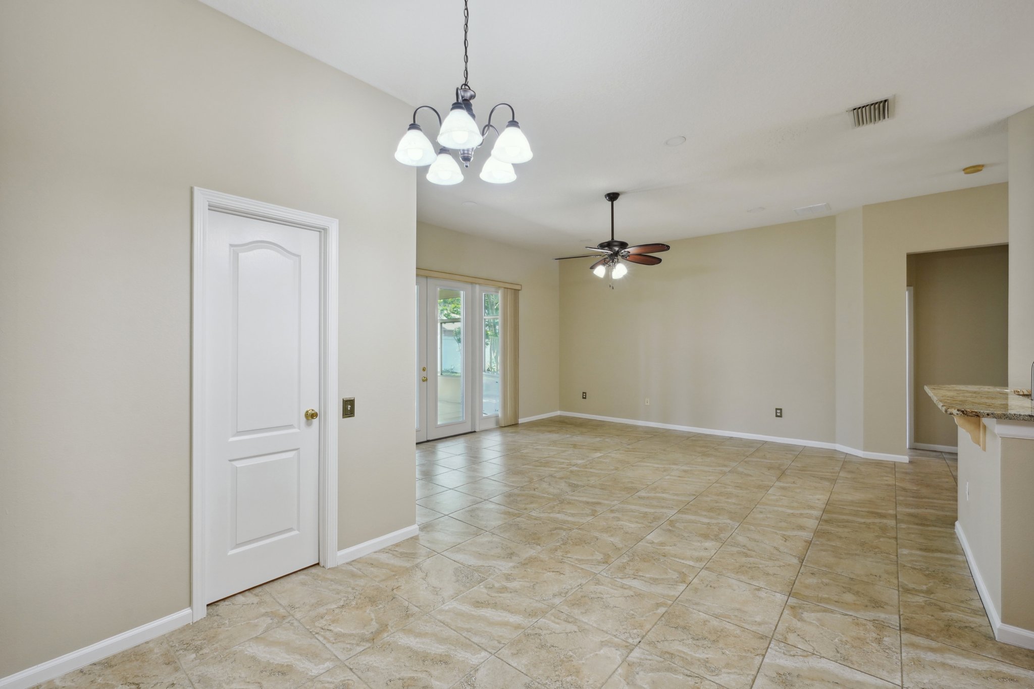 Riva Ridge Dr-1605-010.jpg