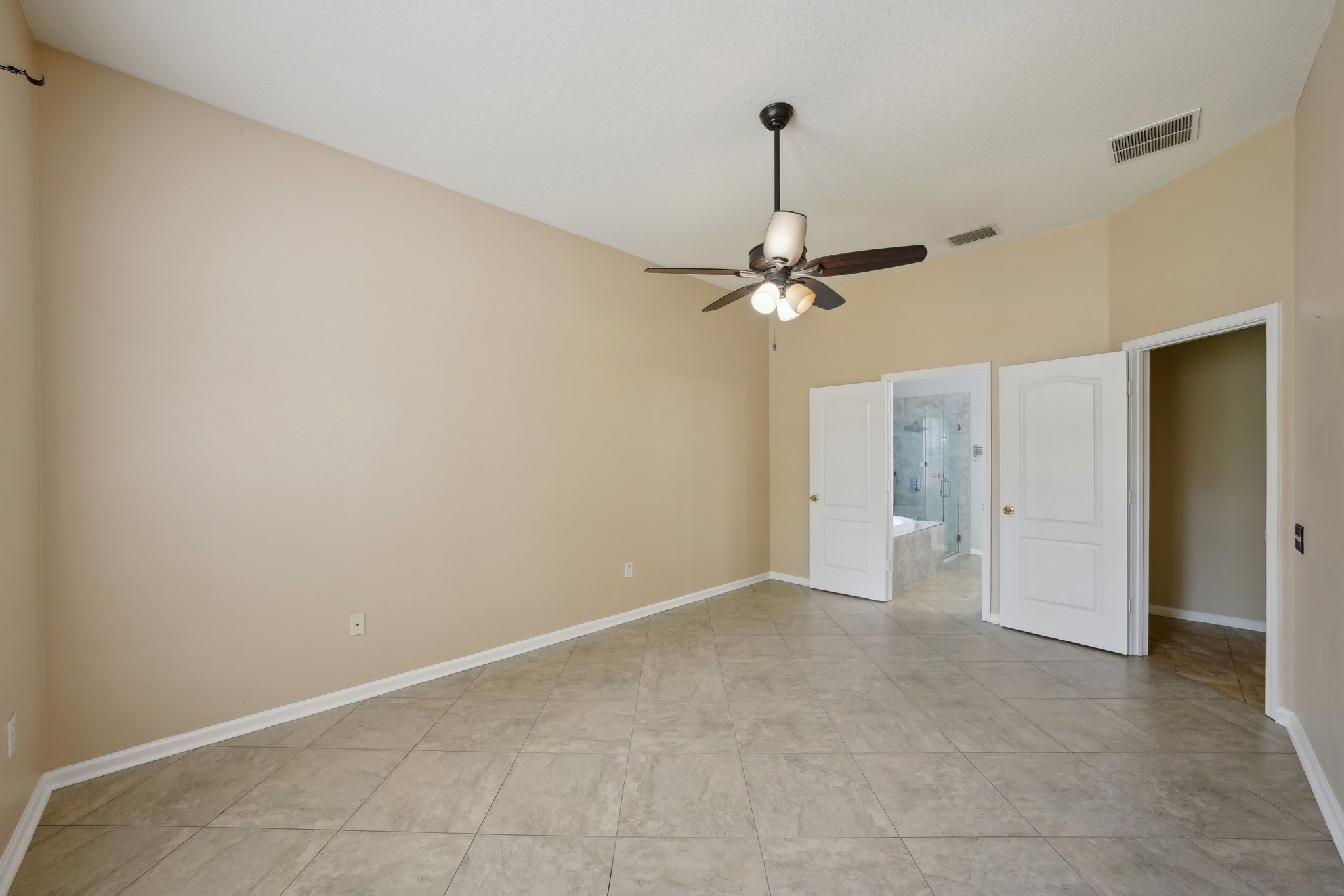 Riva Ridge Dr-1605-037.jpg