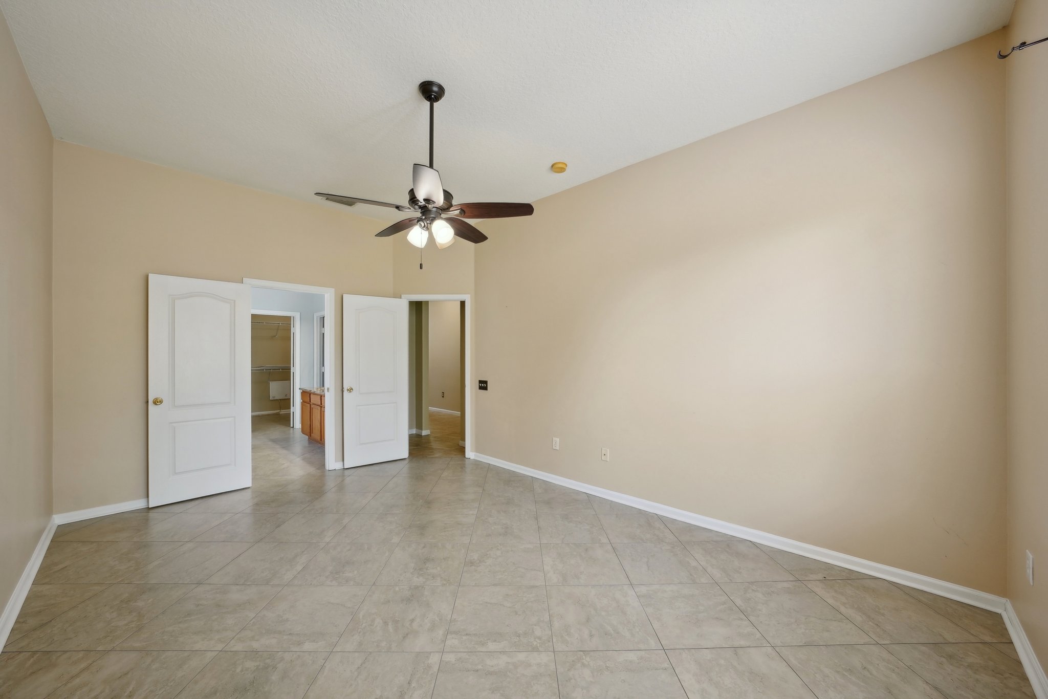 Riva Ridge Dr-1605-038.jpg