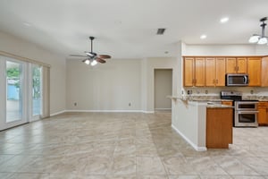 Riva Ridge Dr-1605-019.jpg