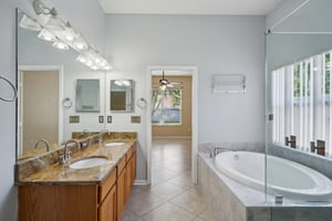 Riva Ridge Dr-1605-041.jpg