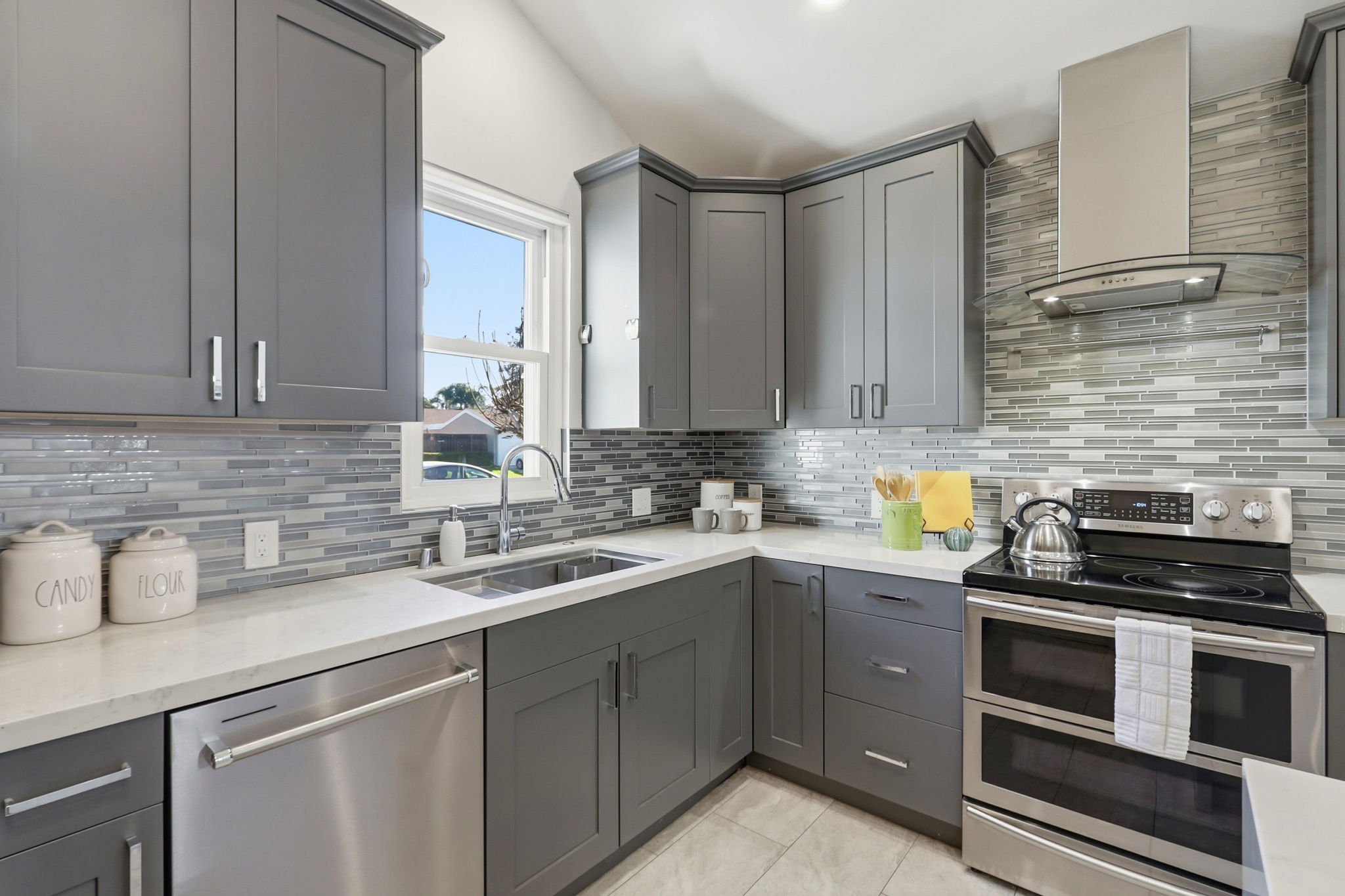 011_F8_5341 Larch Grove Pl