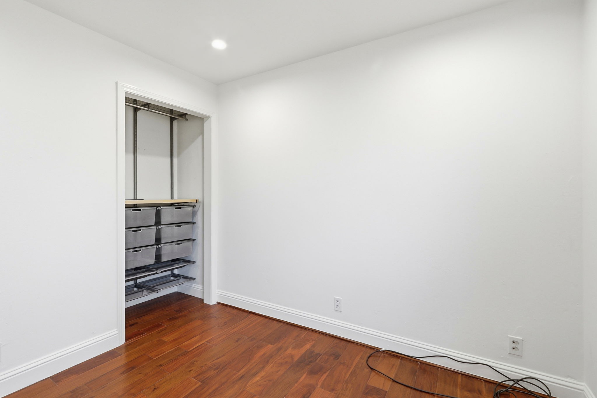 024_F8_5341 Larch Grove Pl