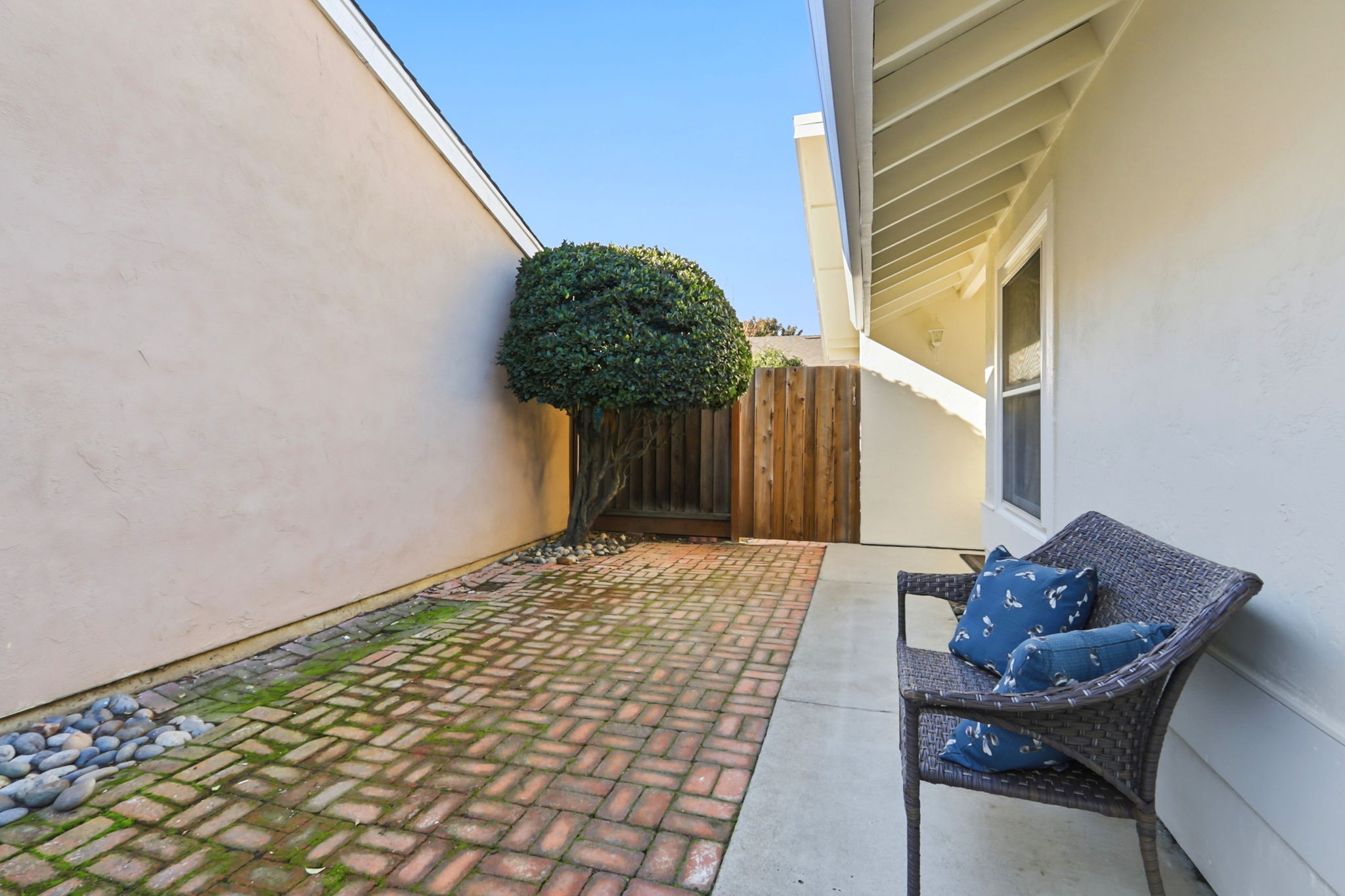 035_F8_5341 Larch Grove Pl