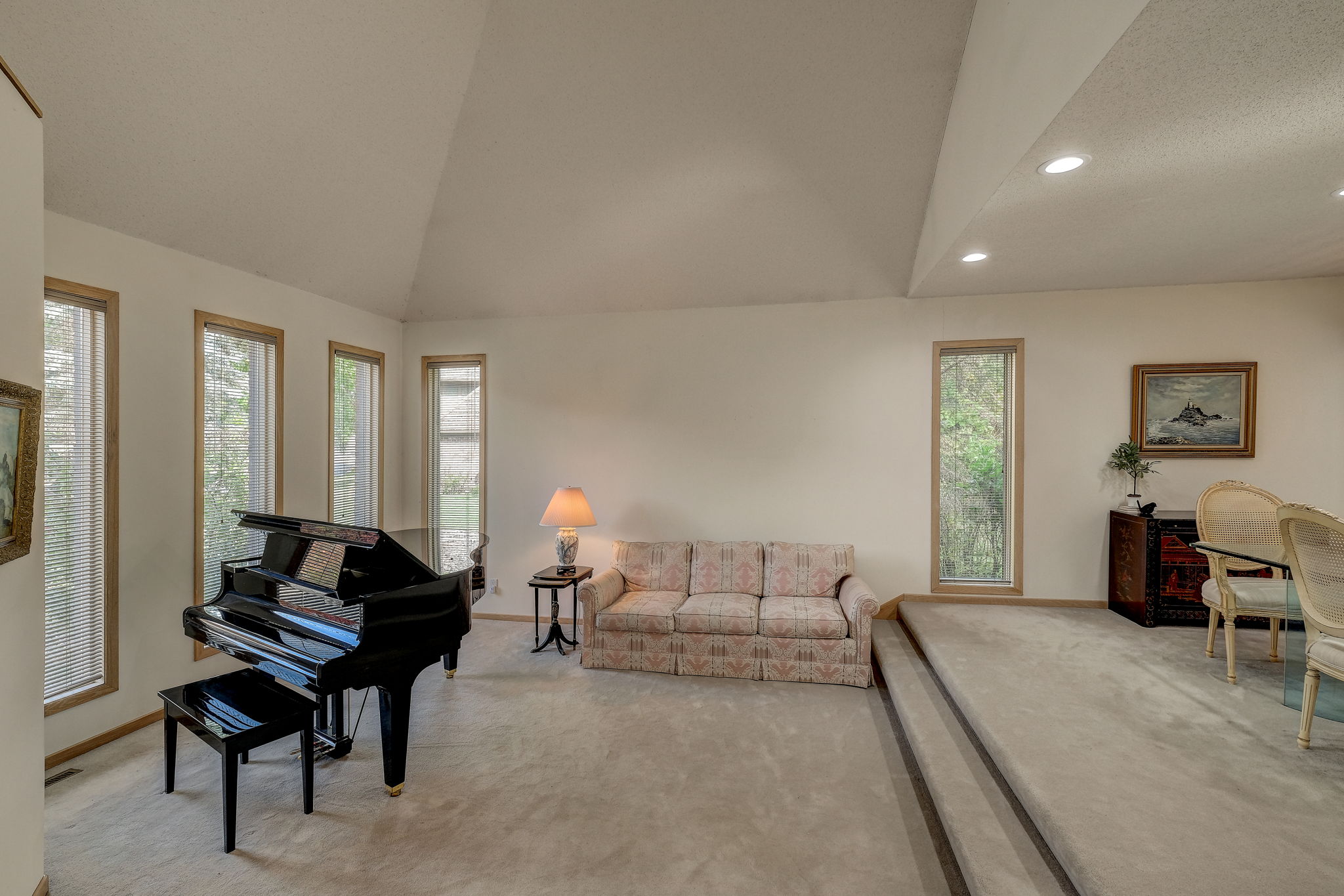 6 Living room