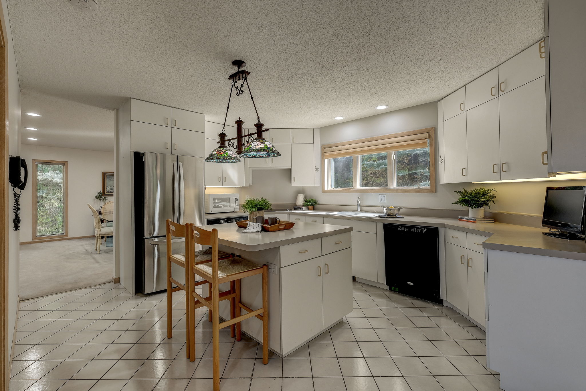 12 Kitchen