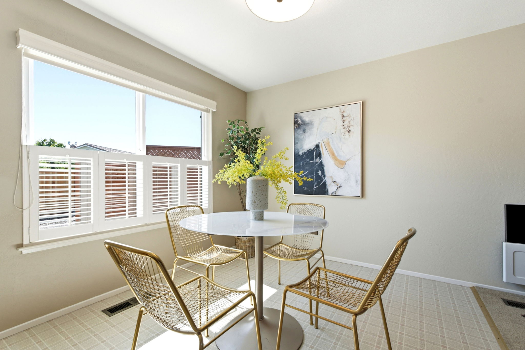 Kitchen/Eating Area