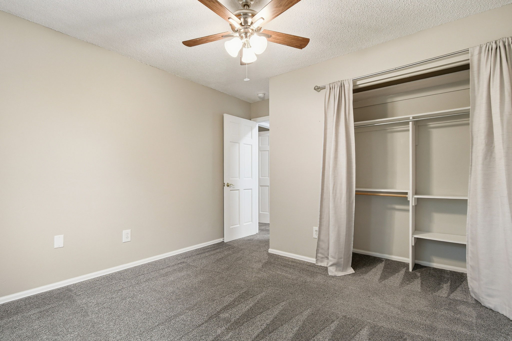  Photo 39