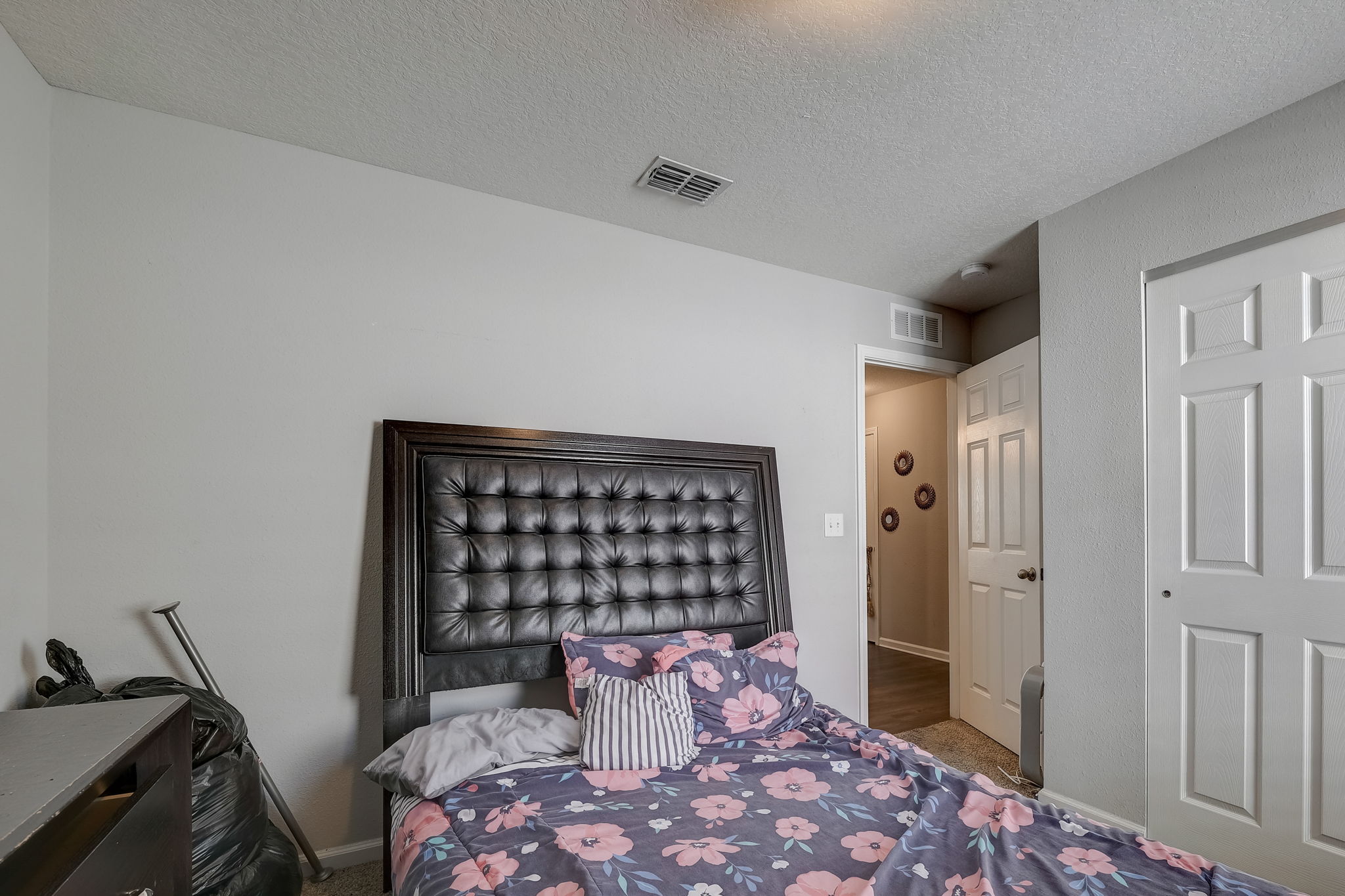 5343 Walkers Ridge Dr, Jacksonville, FL 32210 ShowingTime+ Listing