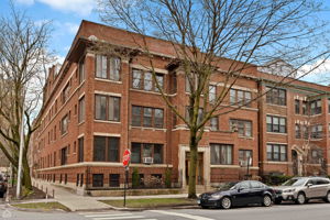 5344 S Hyde Park Blvd 2_002