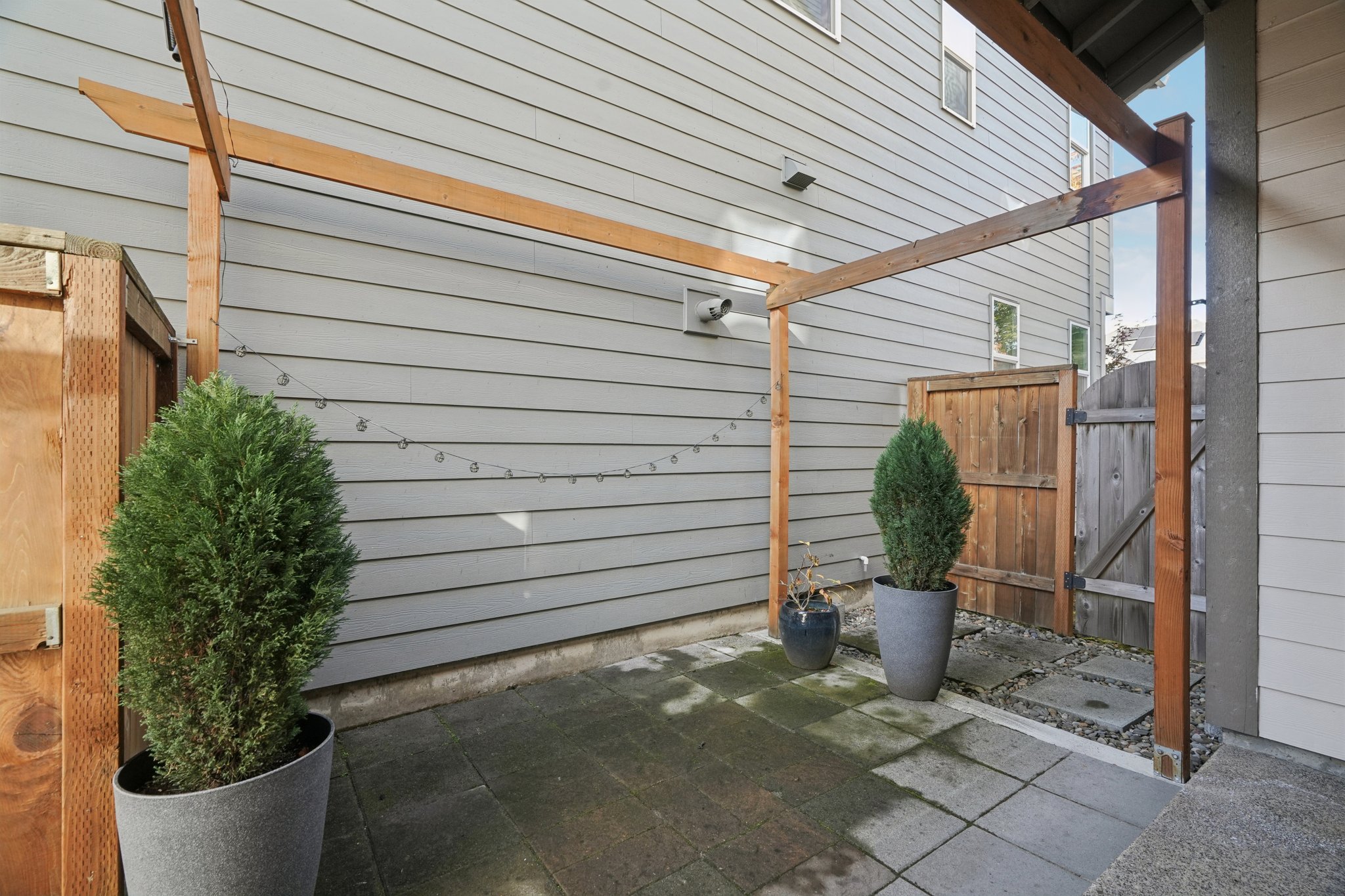 SE Thornapple St-L2110-045.jpg