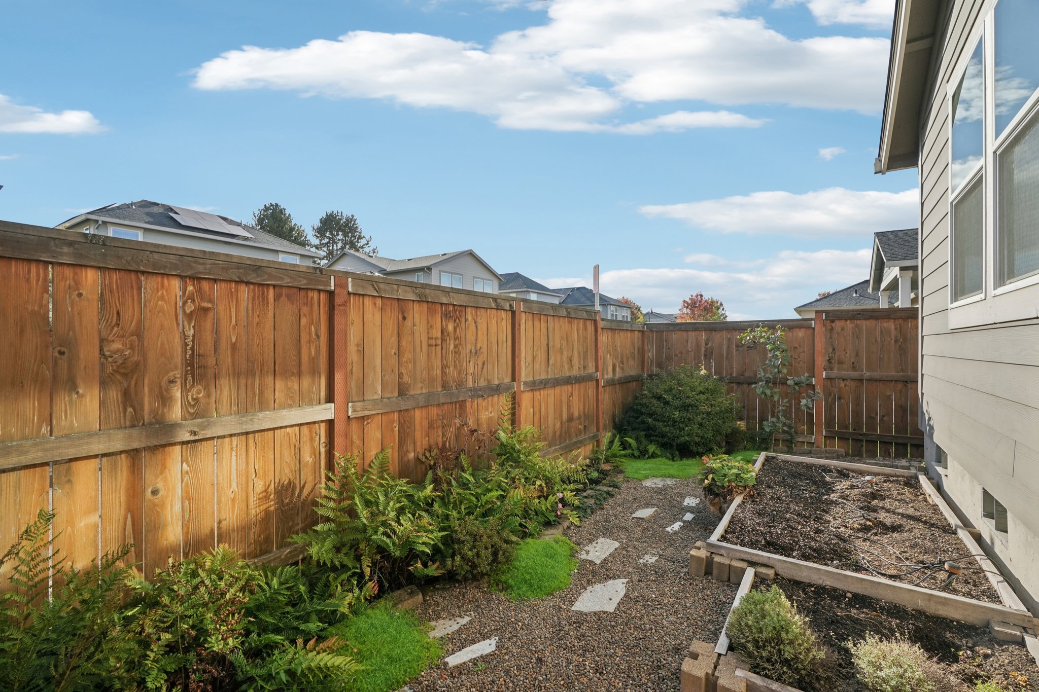 SE Thornapple St-L2110-047.jpg