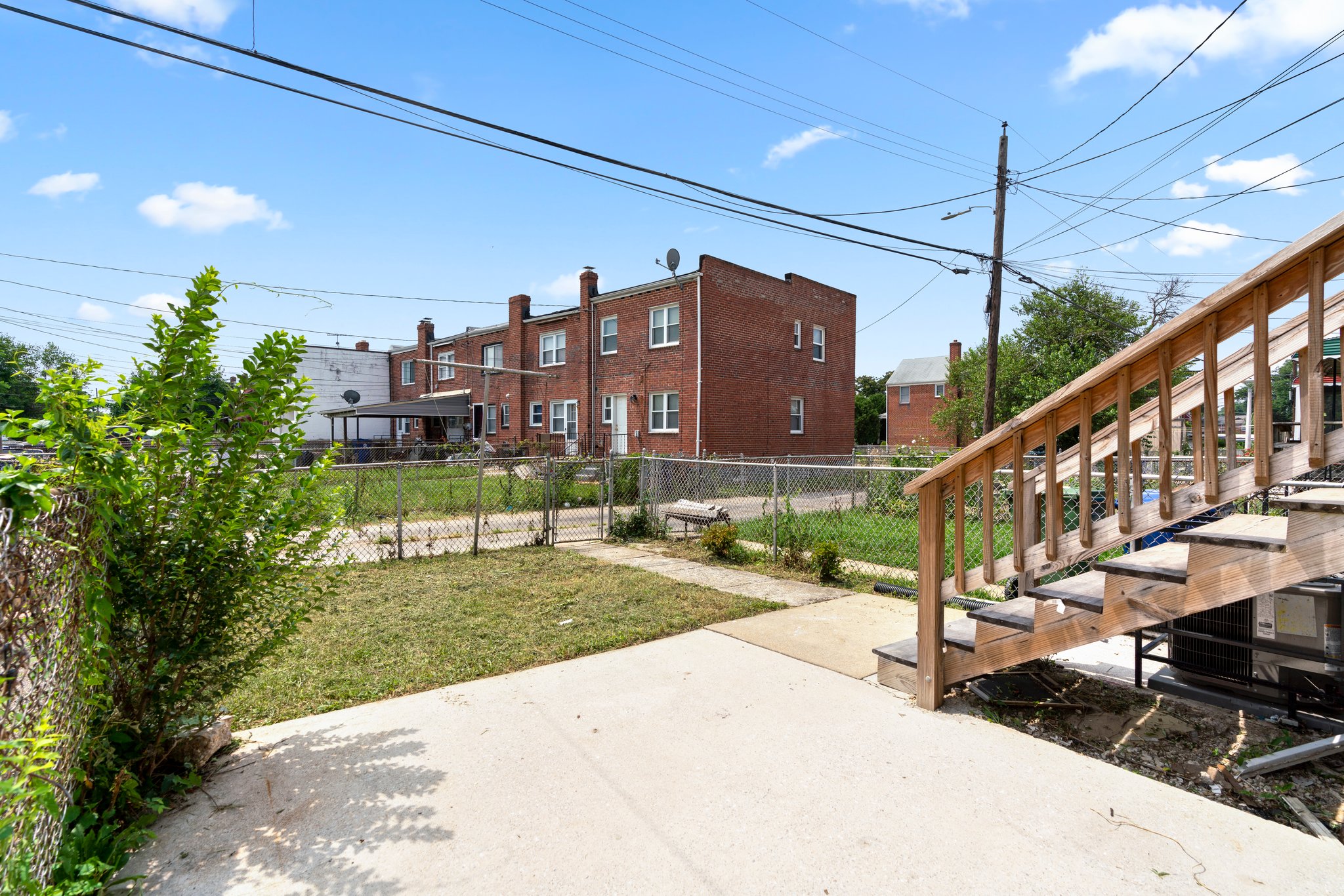 39. Back of house.jpg