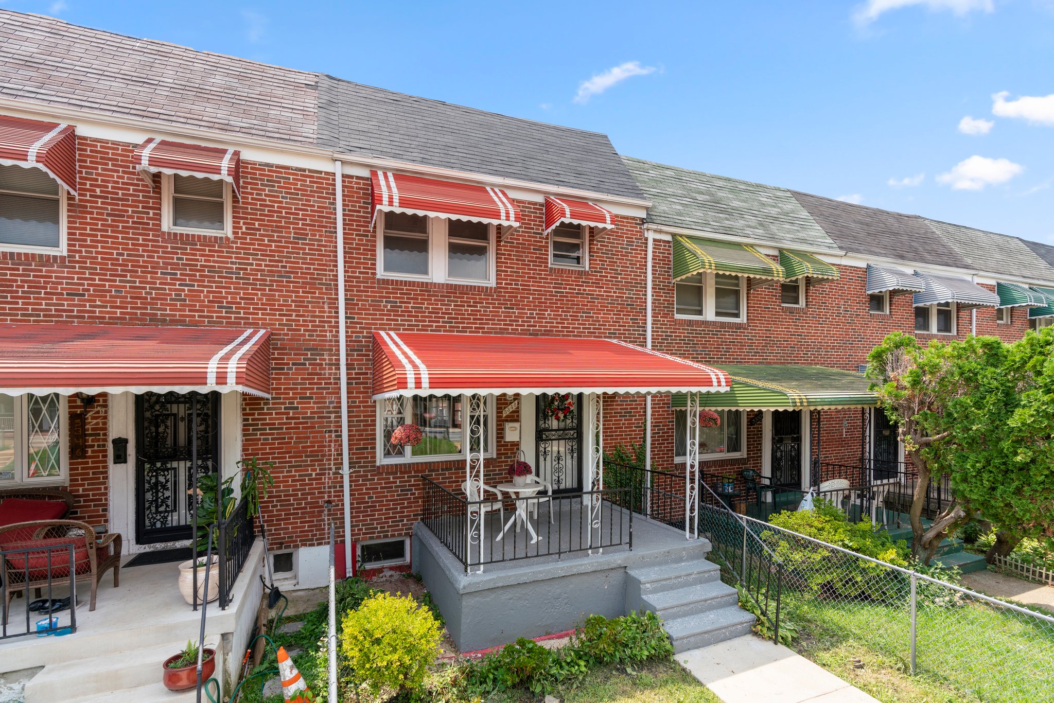 02. Front of house.jpg