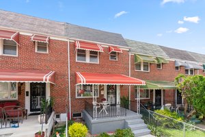 03. Front of house.jpg