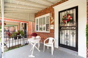 05. Front of house.jpg