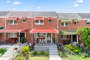 01. Front of house.jpg