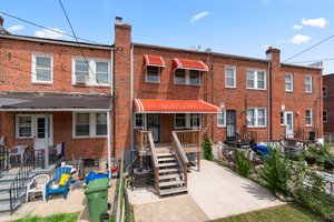 38. Back of house.jpg