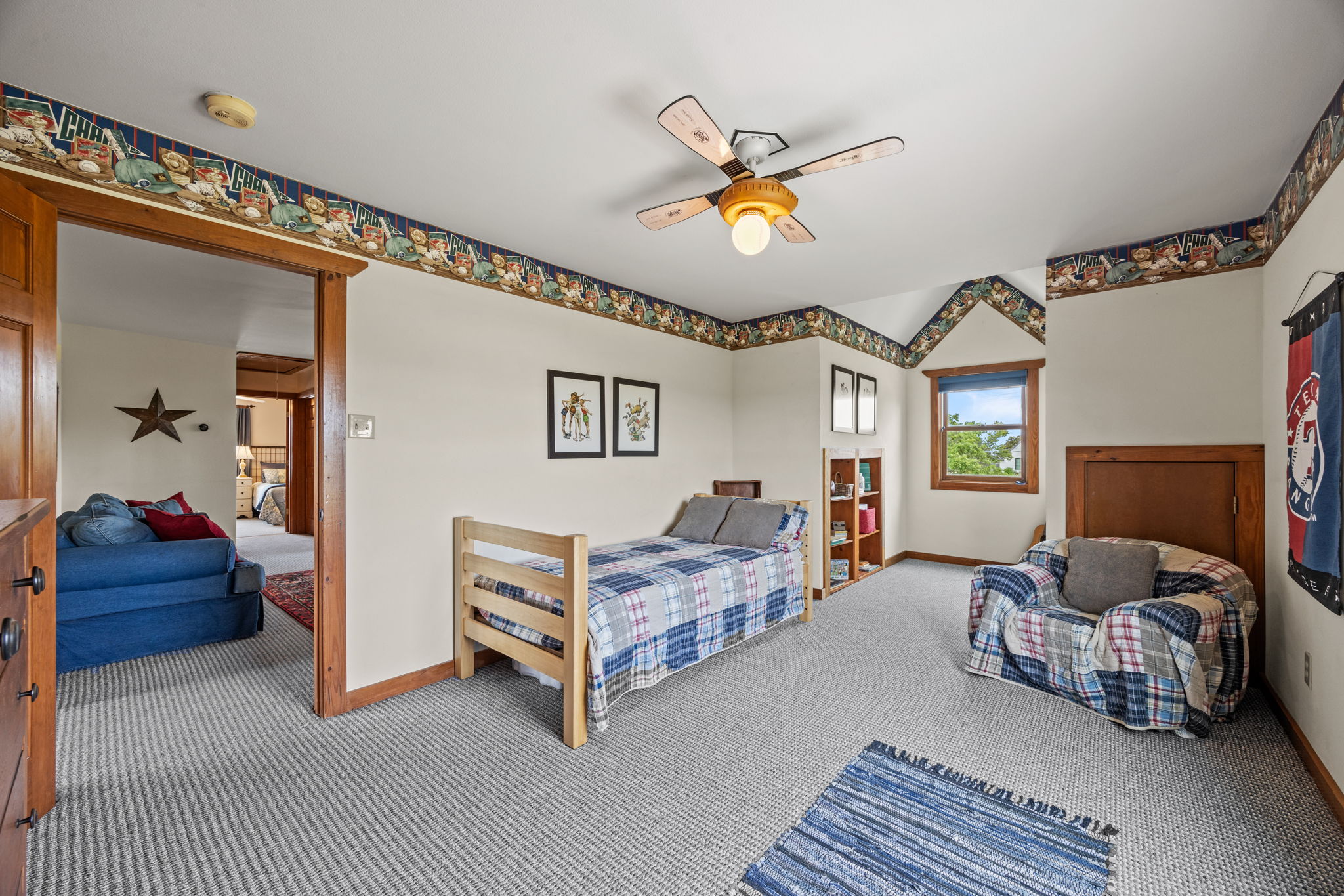 Twin bedroom has extra storage