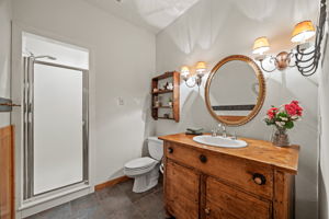 Downstairs' full bath