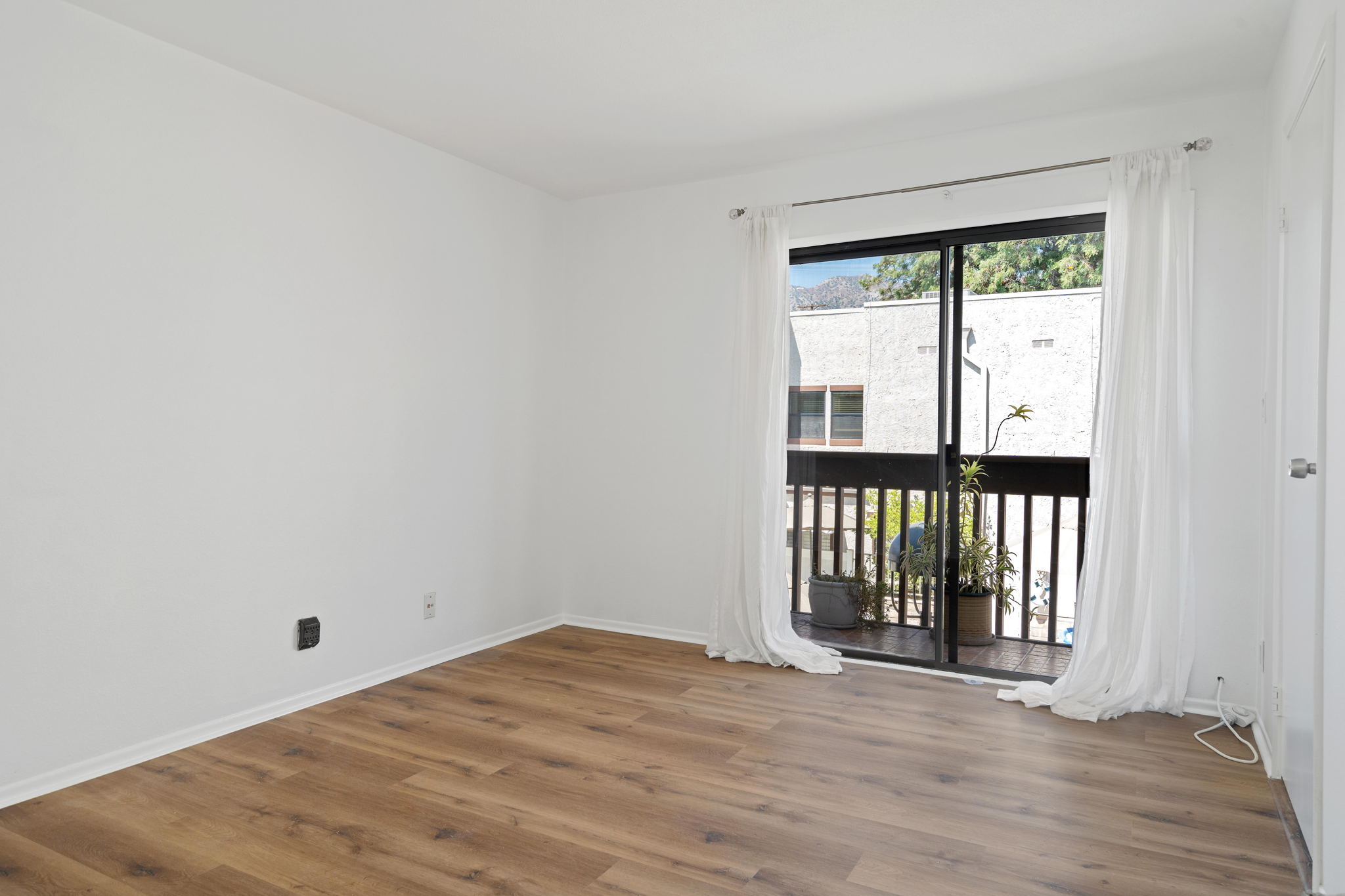 535 E Cedar Avenue unit  L-28