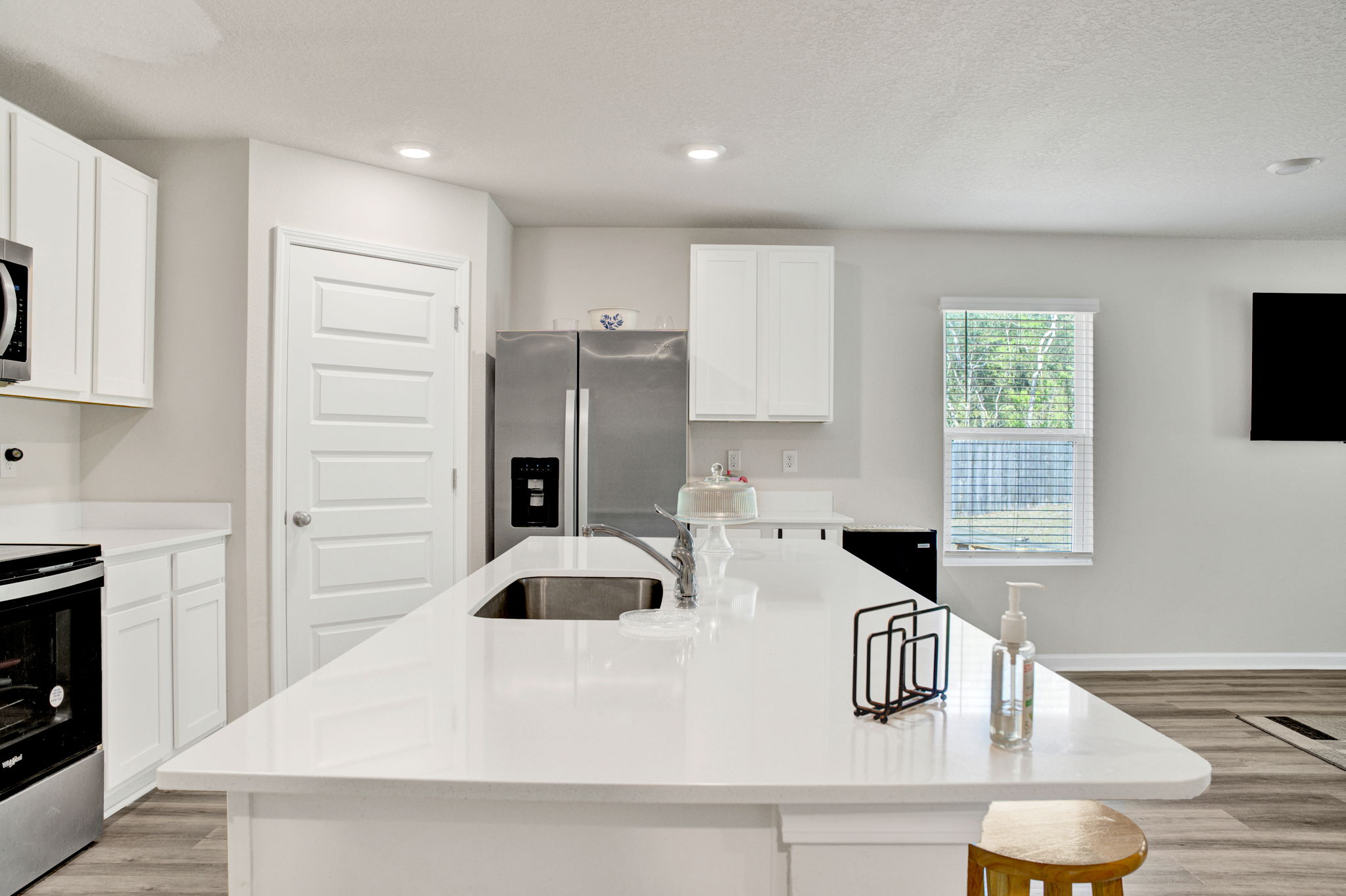 535 Mary Lou Way 8