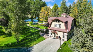 Guest House: 2,224 sq ft. with 3 bedrooms and 3.5 bathrooms.