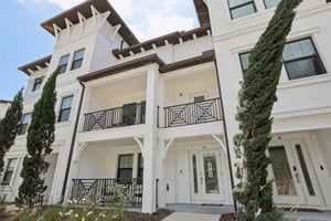 Bridge St unit 15-1104-002.jpg