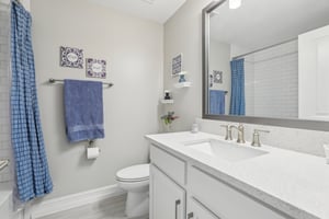 Bridge St unit 15-1104-029.jpg