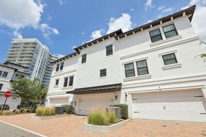 Bridge St unit 15-1104-036.jpg