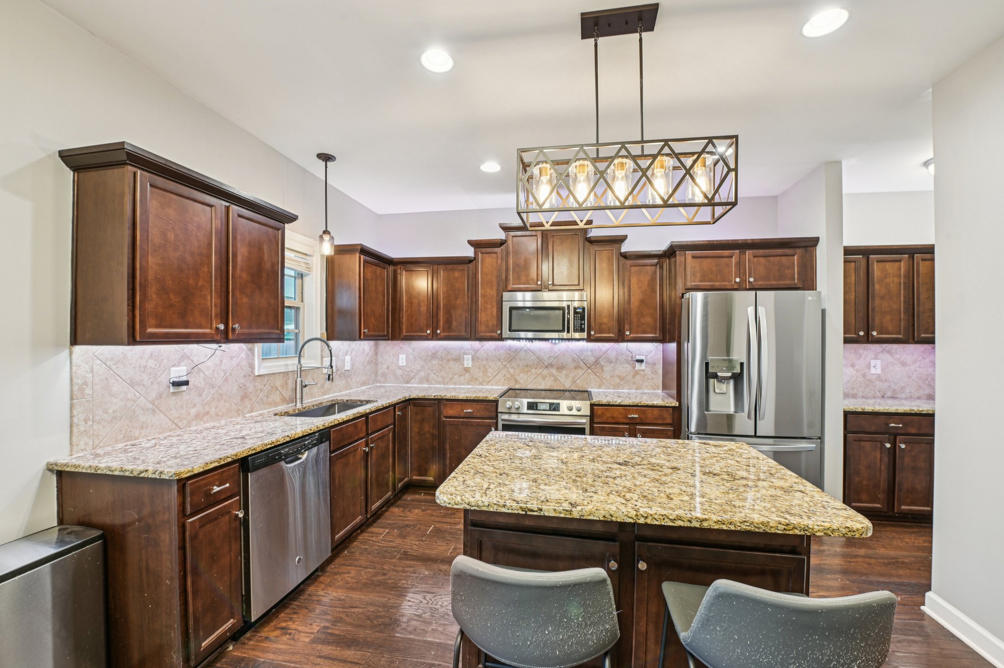 Nessee St-S0912-013.jpg