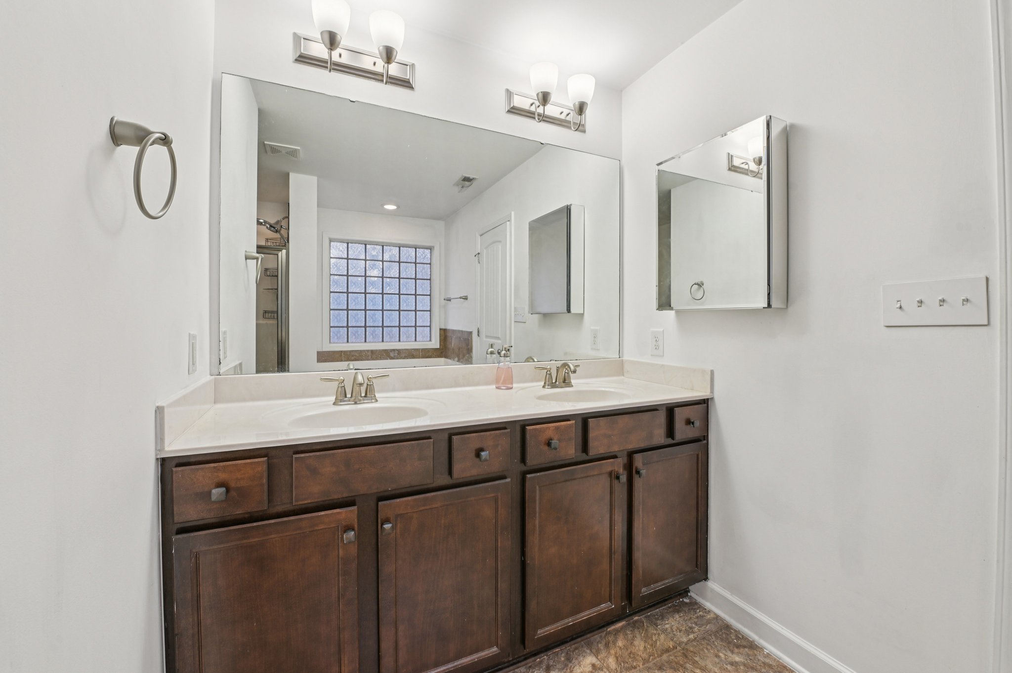 Nessee St-S0912-028.jpg