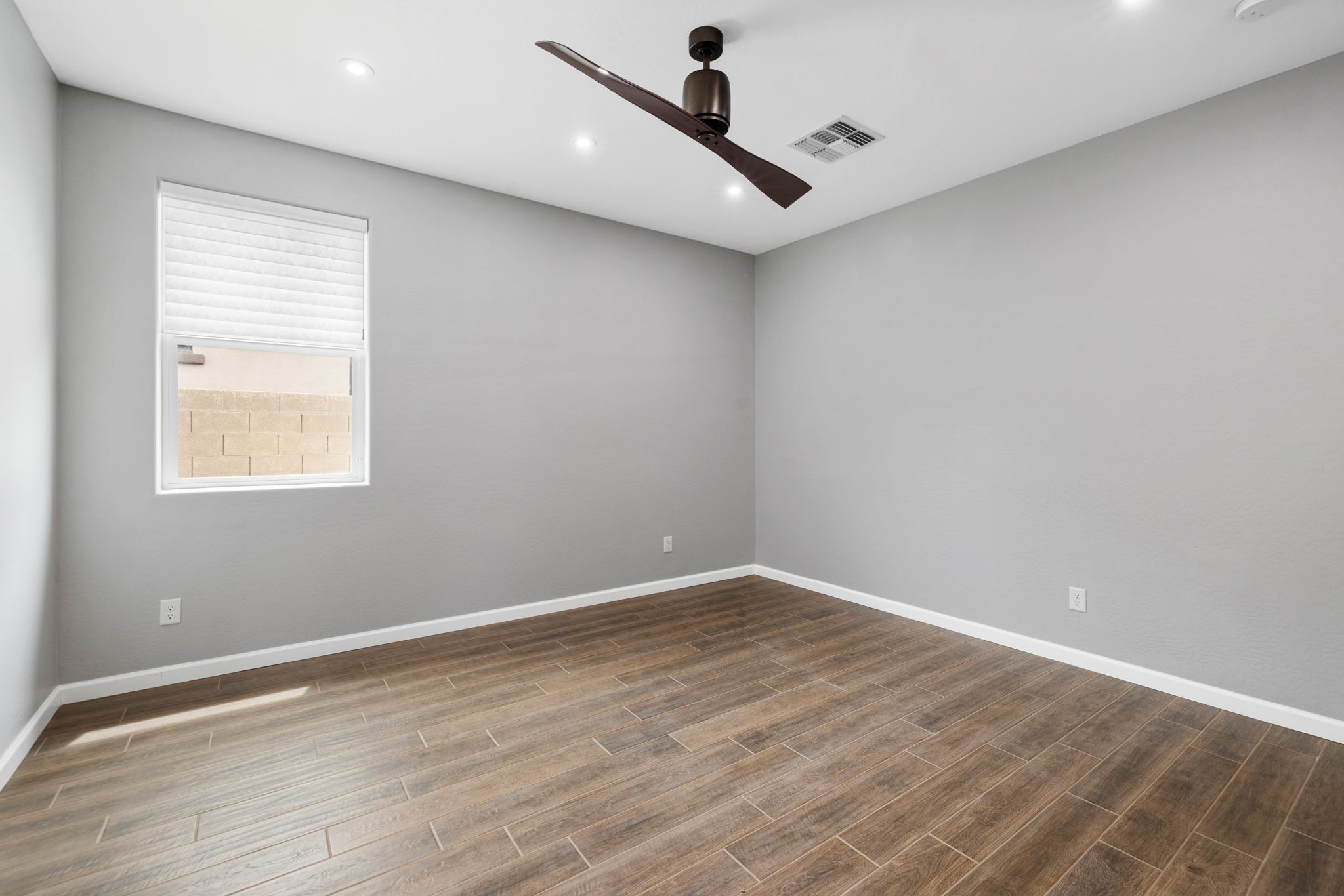 Bedroom 2 (1)