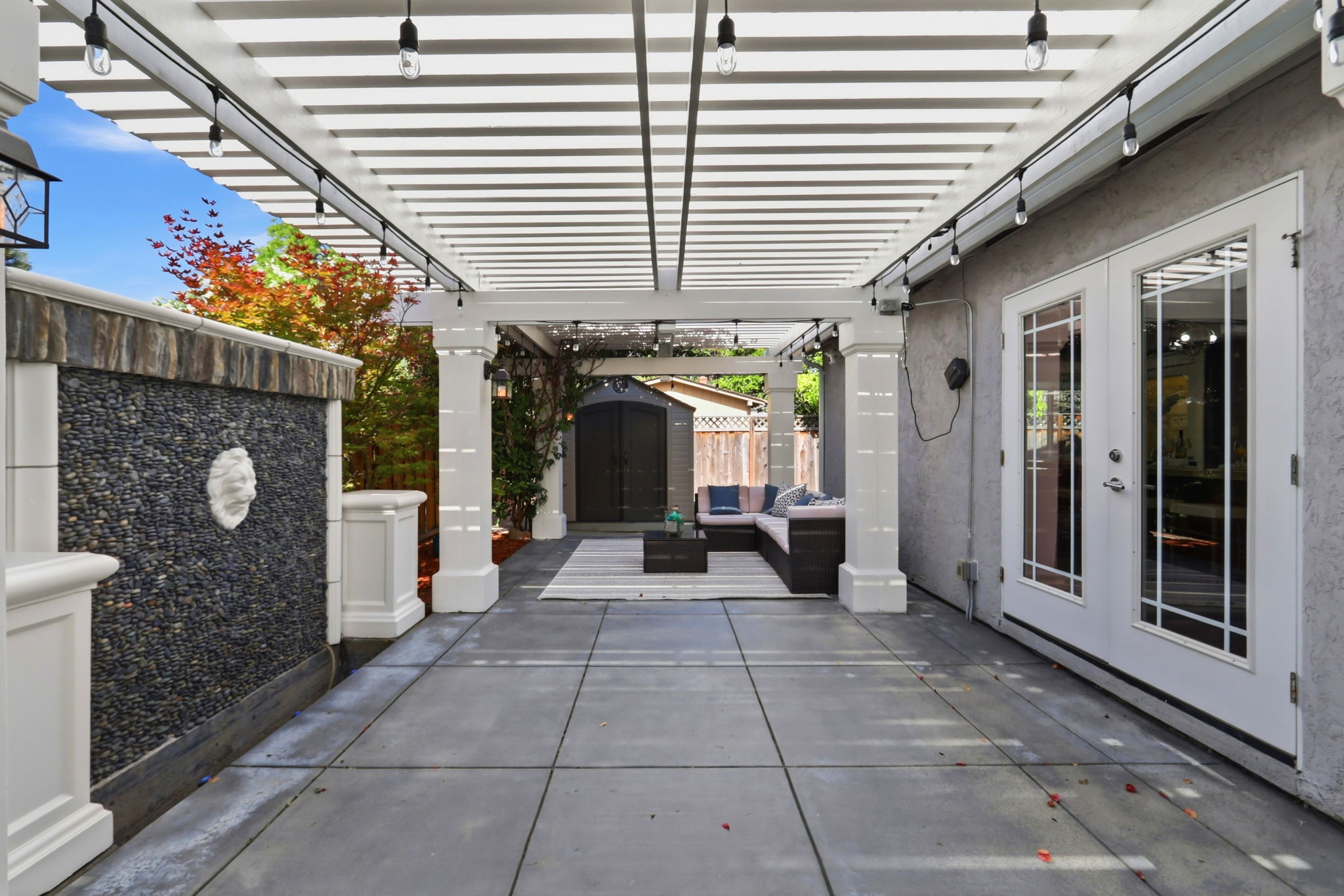 061_F8_5357 Entrada Oleandros