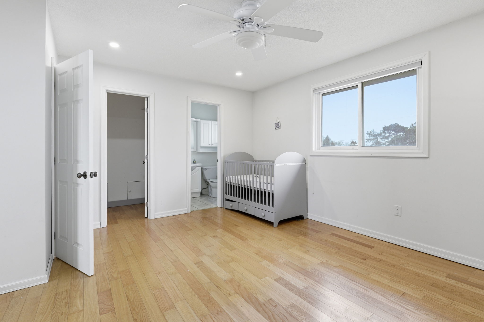 Property in Oshawa — delivered property photograph 15