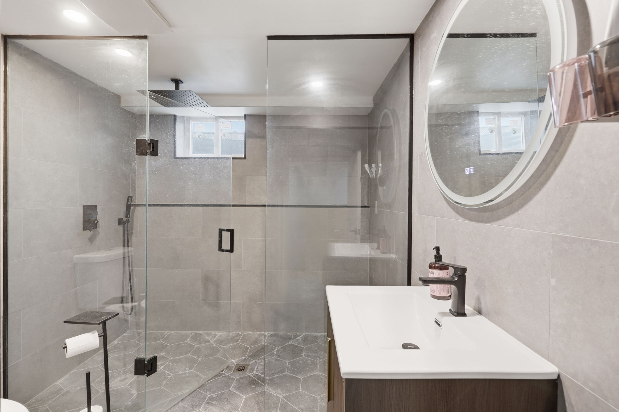 Property in Oshawa — delivered property photograph 20