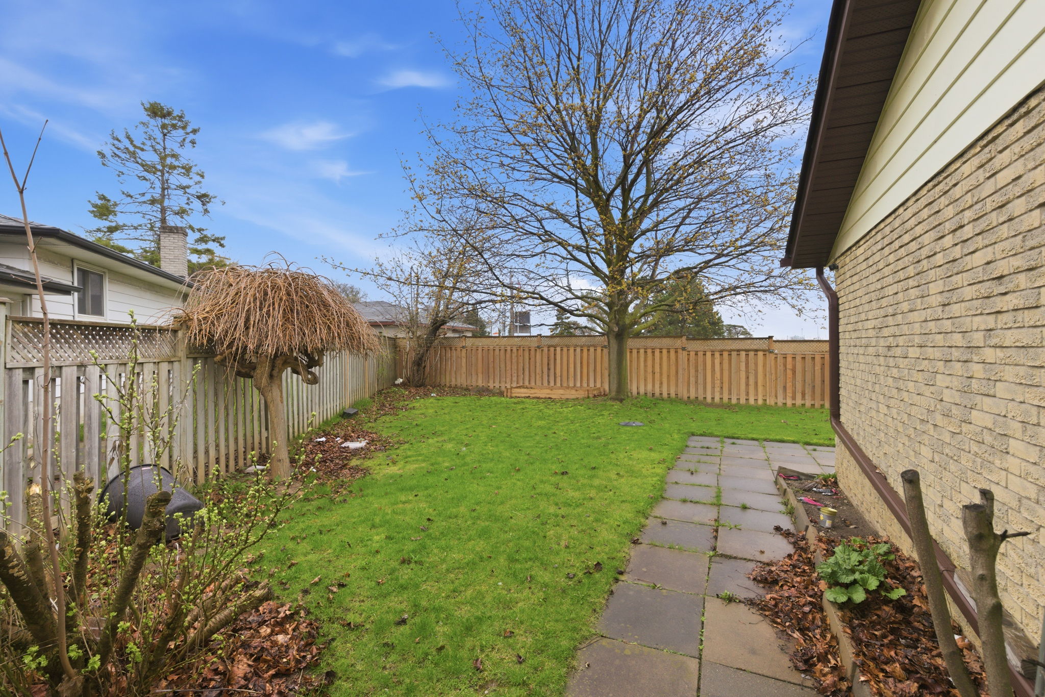 Property in Oshawa — delivered property photograph 22