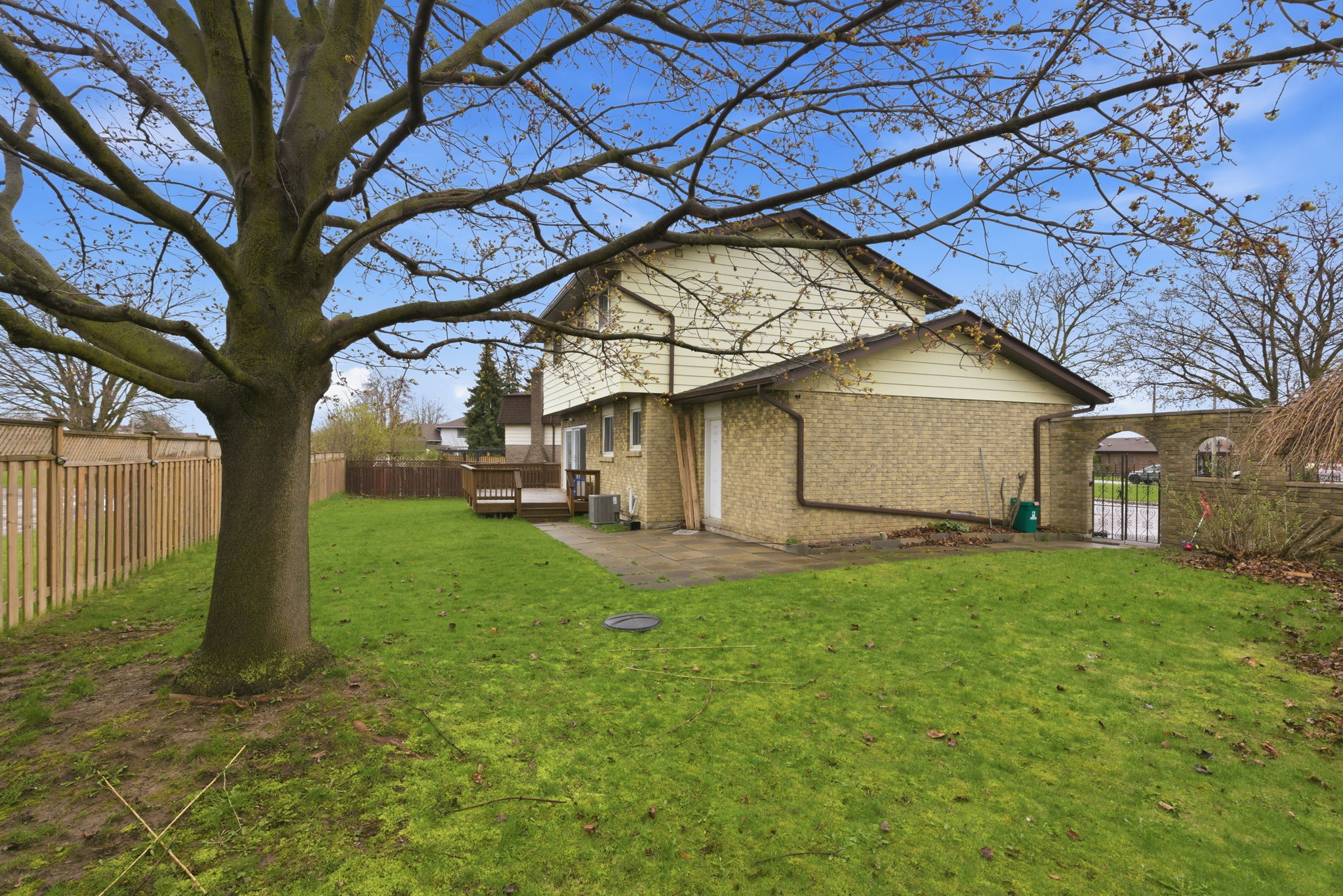 Property in Oshawa — delivered property photograph 23
