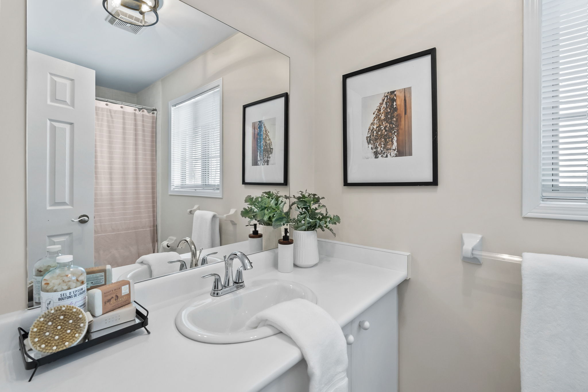  Photo 57