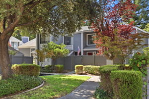 004_F8_5361 Black Ave 4